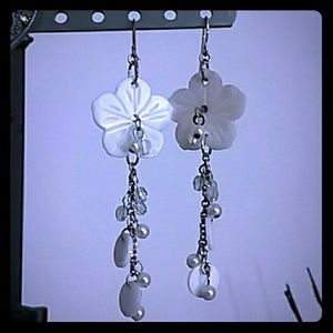 Avon dangling earrings
